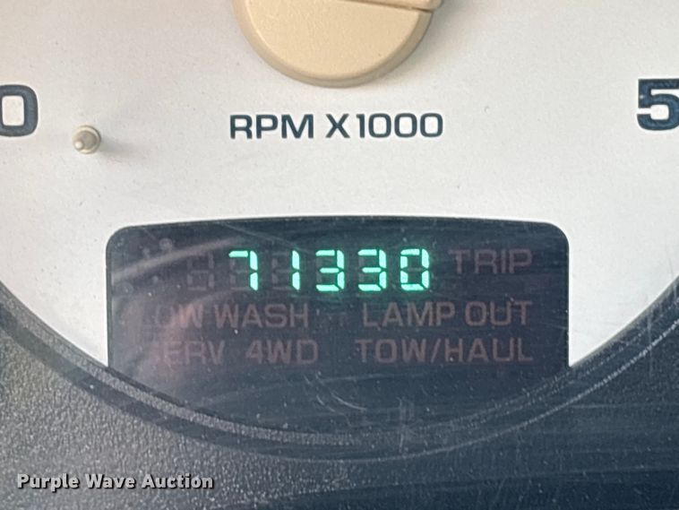 image for item EU0776 2004 Dodge Ram 2500 Crew Cab pickup truck