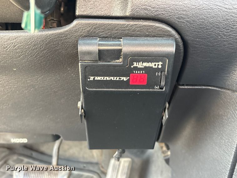 image for item EU0776 2004 Dodge Ram 2500 Crew Cab pickup truck