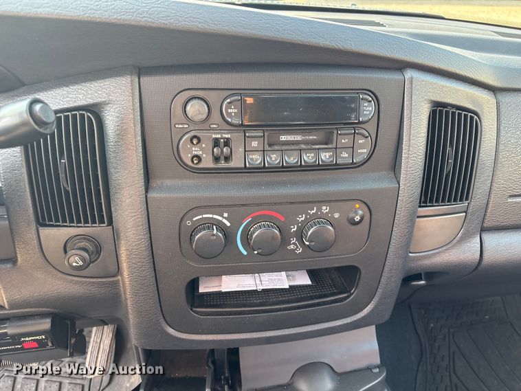 image for item EU0776 2004 Dodge Ram 2500 Crew Cab pickup truck