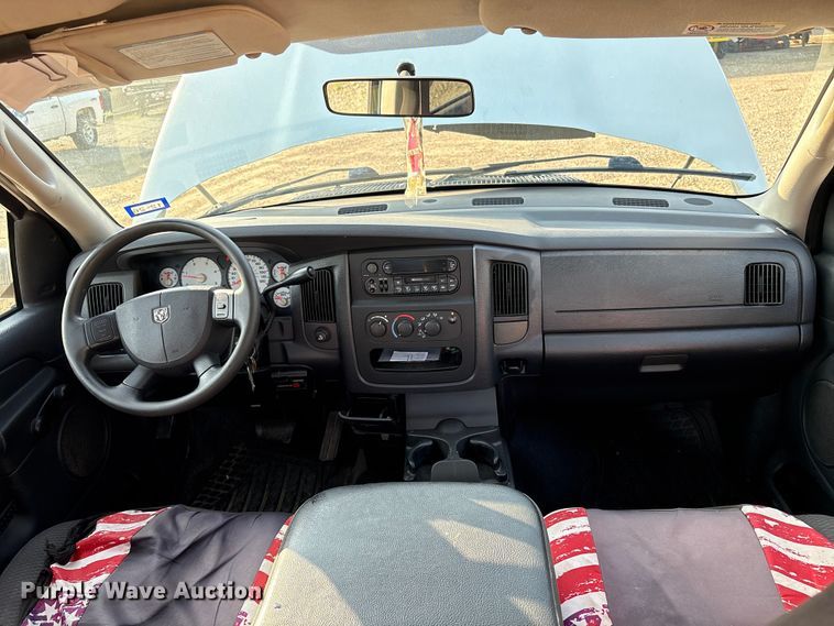 image for item EU0776 2004 Dodge Ram 2500 Crew Cab pickup truck