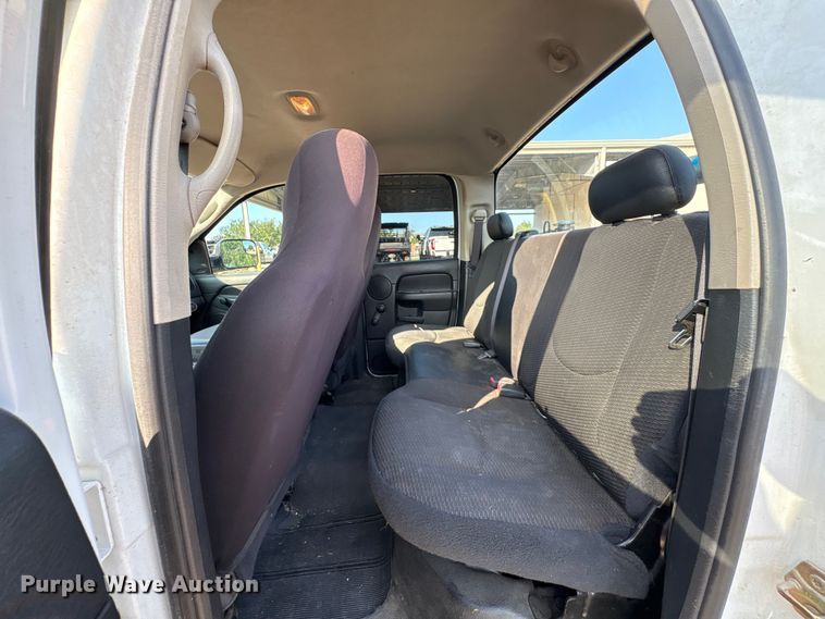 image for item EU0776 2004 Dodge Ram 2500 Crew Cab pickup truck