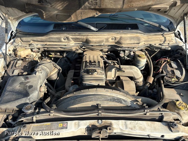 image for item EU0776 2004 Dodge Ram 2500 Crew Cab pickup truck