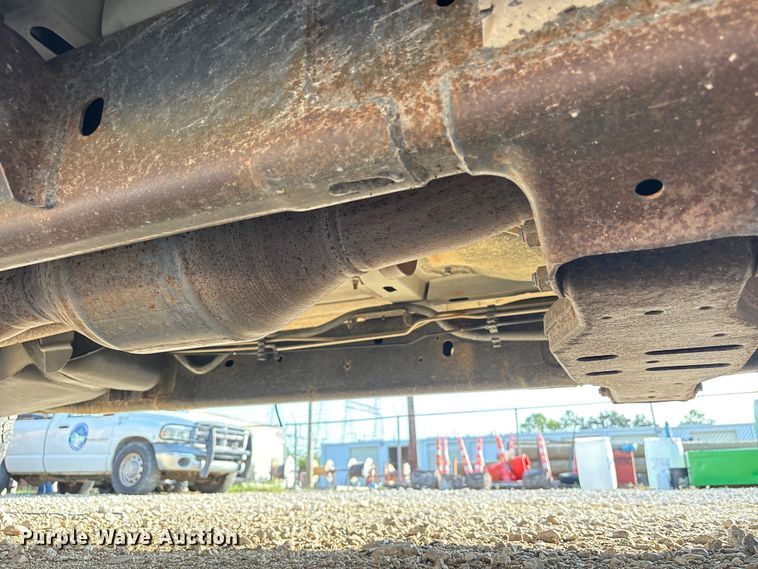 image for item EU0776 2004 Dodge Ram 2500 Crew Cab pickup truck