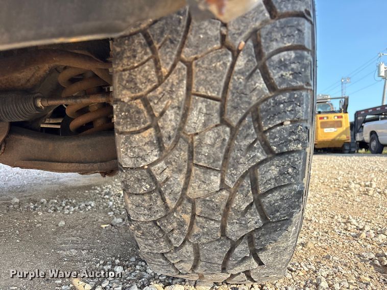 image for item EU0776 2004 Dodge Ram 2500 Crew Cab pickup truck