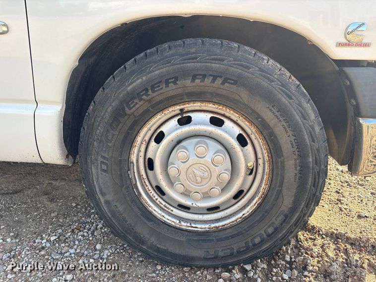image for item EU0776 2004 Dodge Ram 2500 Crew Cab pickup truck