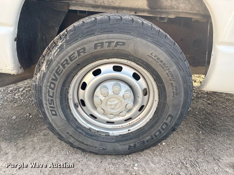 image for item EU0776 2004 Dodge Ram 2500 Crew Cab pickup truck
