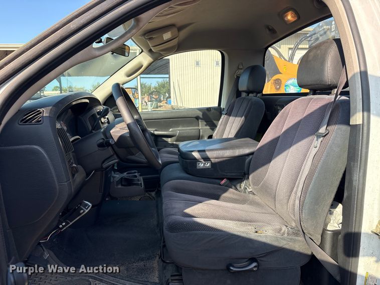 image for item EU0777 2005 Dodge Ram 2500 pickup truck