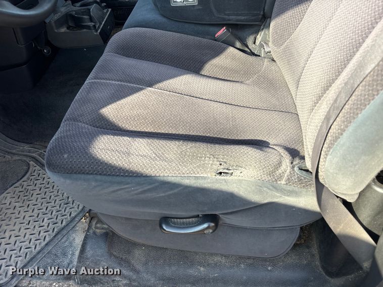 image for item EU0777 2005 Dodge Ram 2500 pickup truck