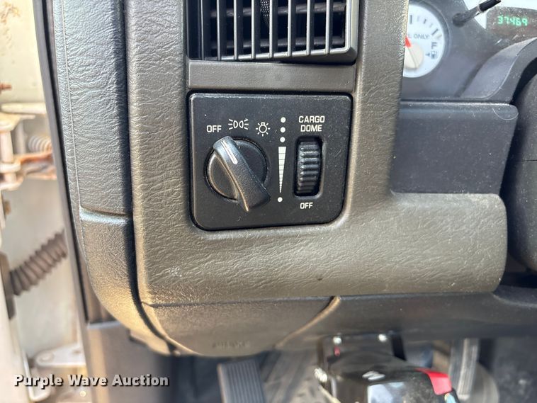 image for item EU0777 2005 Dodge Ram 2500 pickup truck