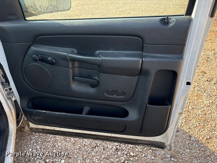 image for item EU0777 2005 Dodge Ram 2500 pickup truck