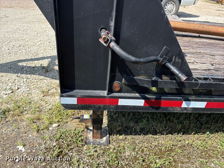 image for item EU0778 2007 PJ Trailers tilt deck equipment trailer