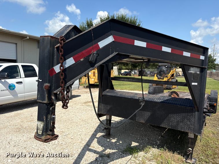 image for item EU0778 2007 PJ Trailers tilt deck equipment trailer