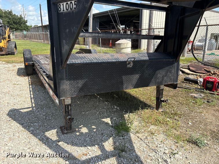 image for item EU0778 2007 PJ Trailers tilt deck equipment trailer