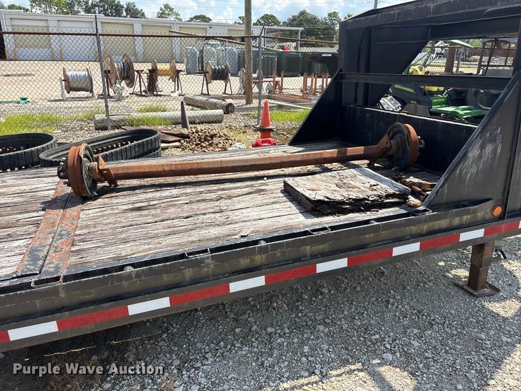 image for item EU0778 2007 PJ Trailers tilt deck equipment trailer