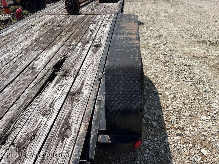 image for item EU0778 2007 PJ Trailers tilt deck equipment trailer