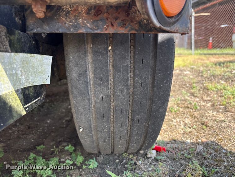 image for item EU0778 2007 PJ Trailers tilt deck equipment trailer