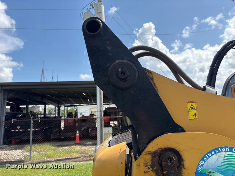 image for item EU0781 Caterpillar 299C tracked skid steer loader
