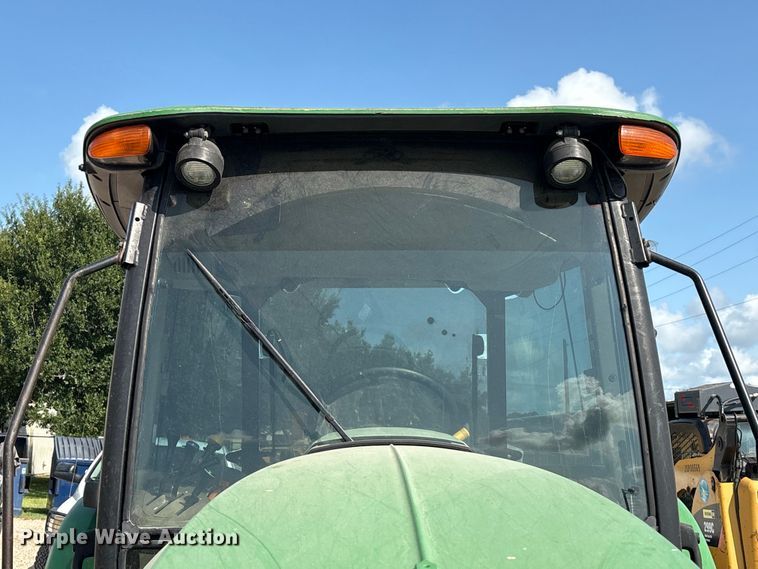 image for item EU0784 2013 John Deere 5085M MFWD tractor