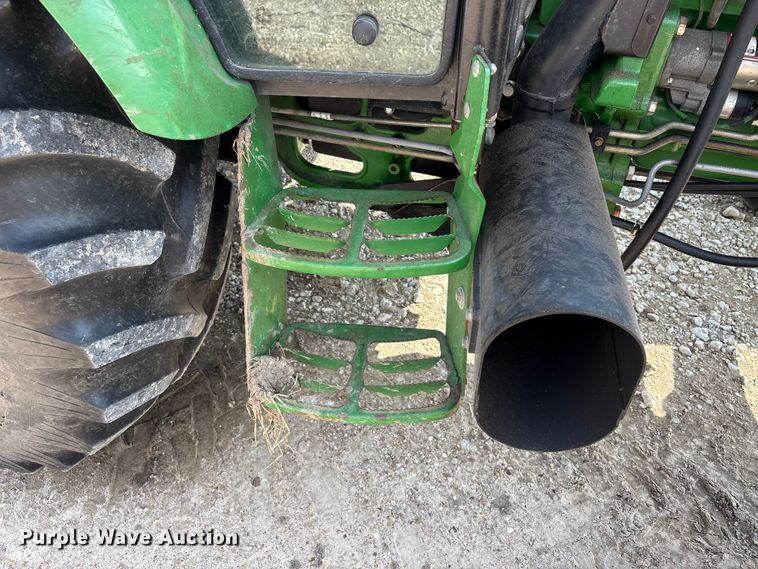 image for item EU0784 2013 John Deere 5085M MFWD tractor