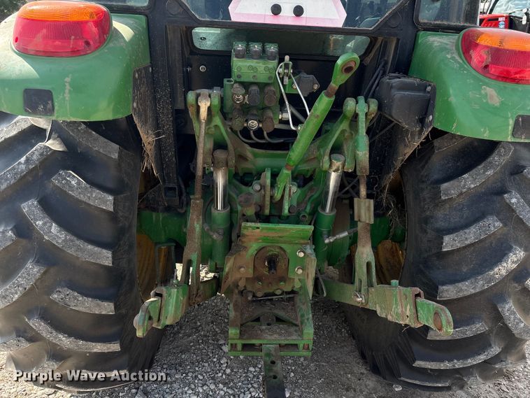 image for item EU0784 2013 John Deere 5085M MFWD tractor