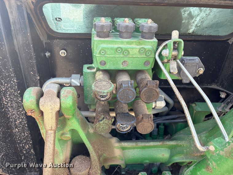 image for item EU0784 2013 John Deere 5085M MFWD tractor