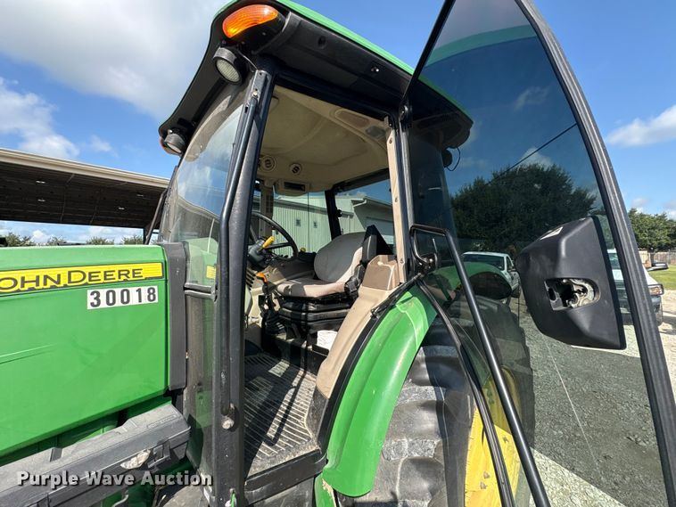 image for item EU0784 2013 John Deere 5085M MFWD tractor