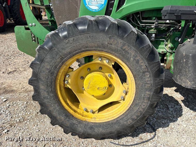 image for item EU0784 2013 John Deere 5085M MFWD tractor