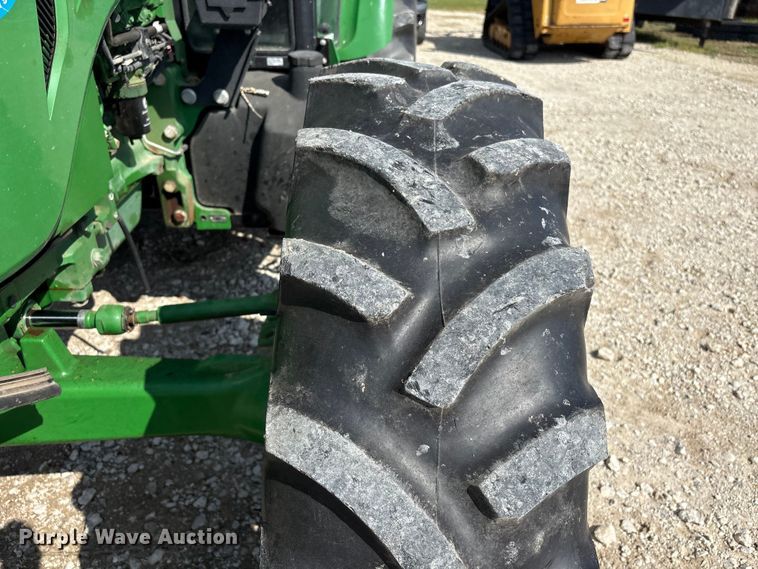 image for item EU0784 2013 John Deere 5085M MFWD tractor