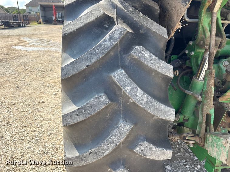 image for item EU0784 2013 John Deere 5085M MFWD tractor