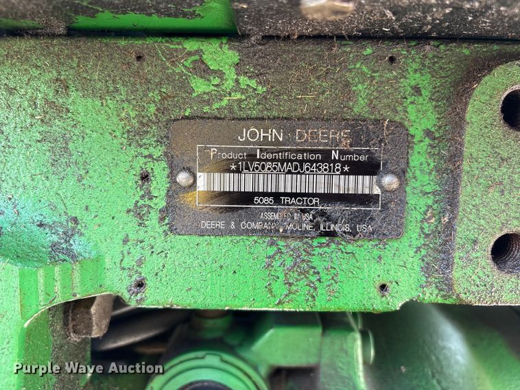 image for item EU0784 2013 John Deere 5085M MFWD tractor
