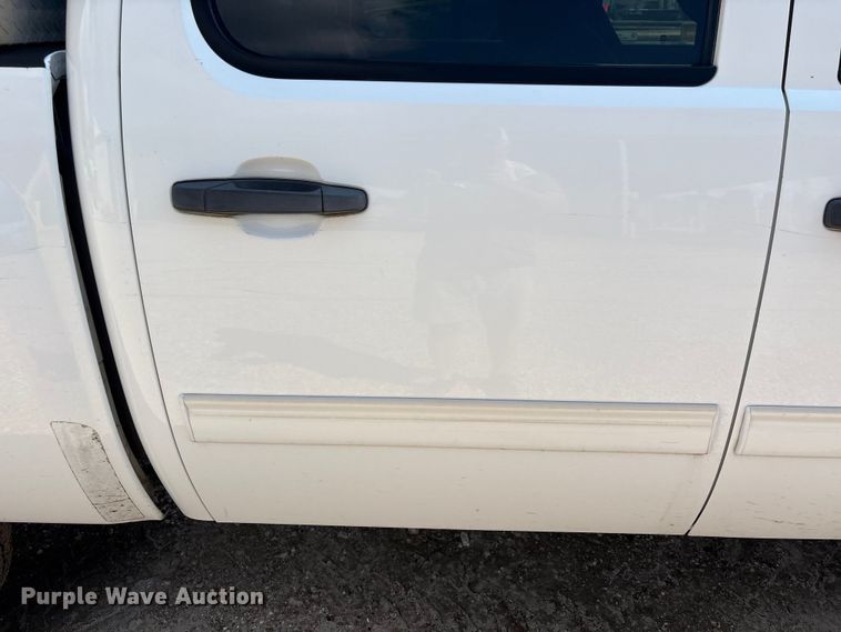 image for item EU0785 2012 Chevrolet Silverado Crew Cab pickup truck