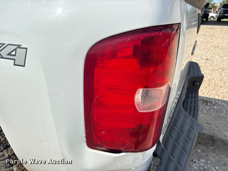 image for item EU0785 2012 Chevrolet Silverado Crew Cab pickup truck