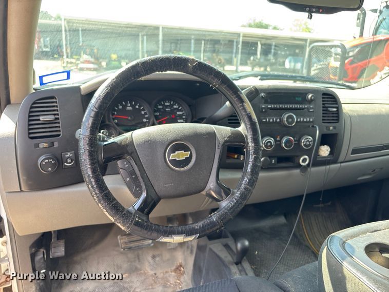image for item EU0785 2012 Chevrolet Silverado Crew Cab pickup truck