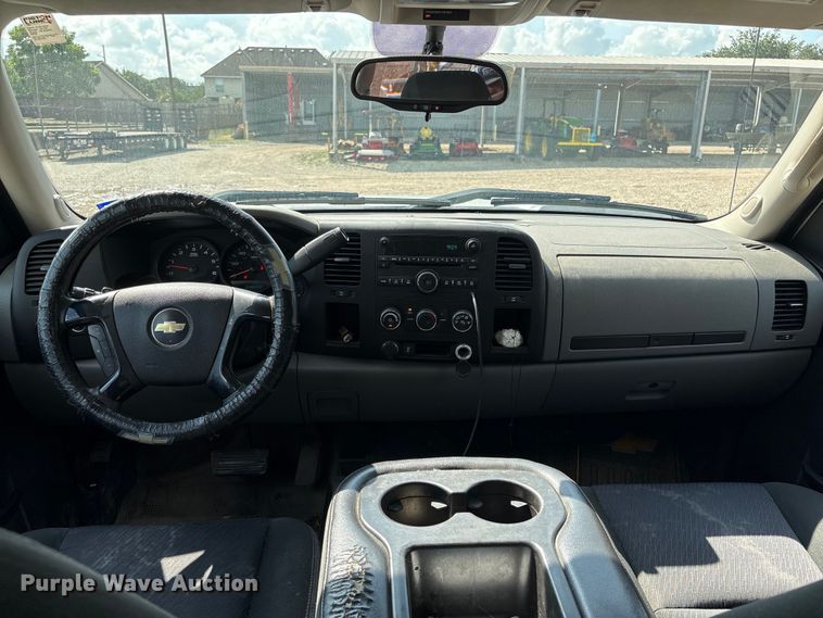 image for item EU0785 2012 Chevrolet Silverado Crew Cab pickup truck