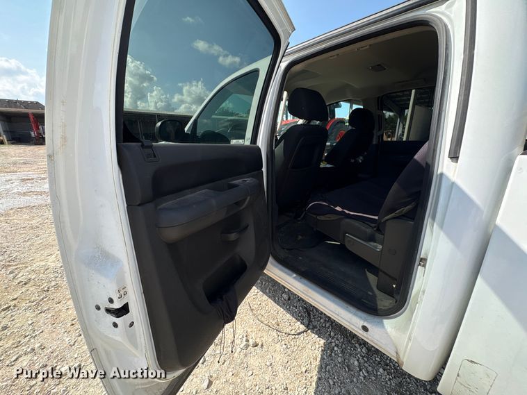 image for item EU0785 2012 Chevrolet Silverado Crew Cab pickup truck
