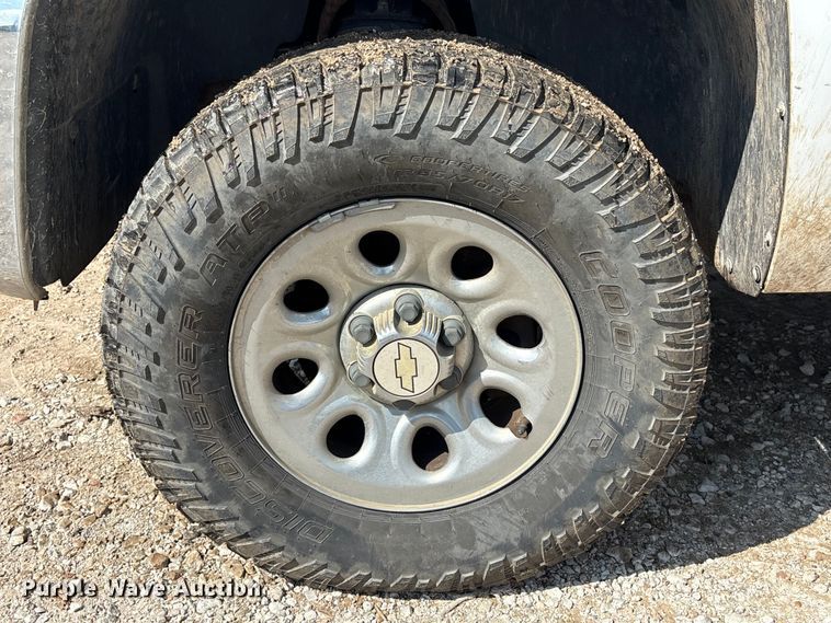 image for item EU0785 2012 Chevrolet Silverado Crew Cab pickup truck