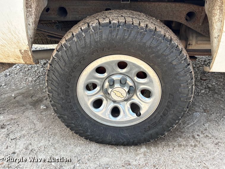 image for item EU0785 2012 Chevrolet Silverado Crew Cab pickup truck