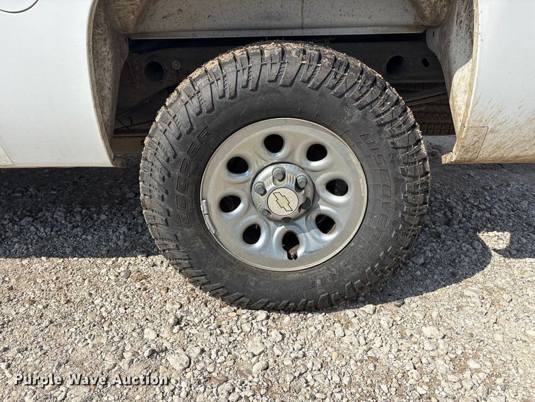 image for item EU0785 2012 Chevrolet Silverado Crew Cab pickup truck
