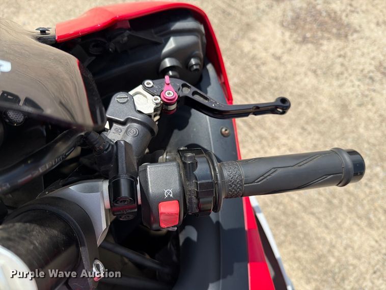 image for item EU5891 2014 Yamaha YZF R6 motorcycle