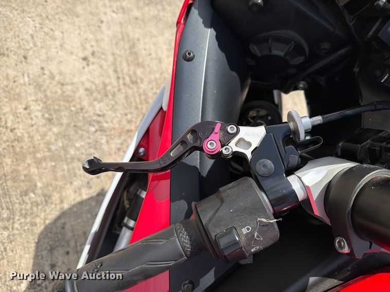 image for item EU5891 2014 Yamaha YZF R6 motorcycle