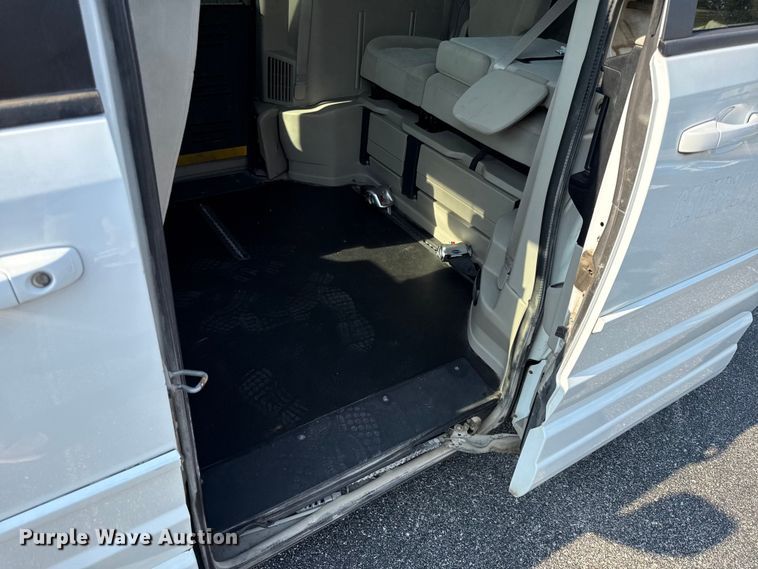 image for item EV6081 2016 Dodge Grand Caravan handicap accessible van