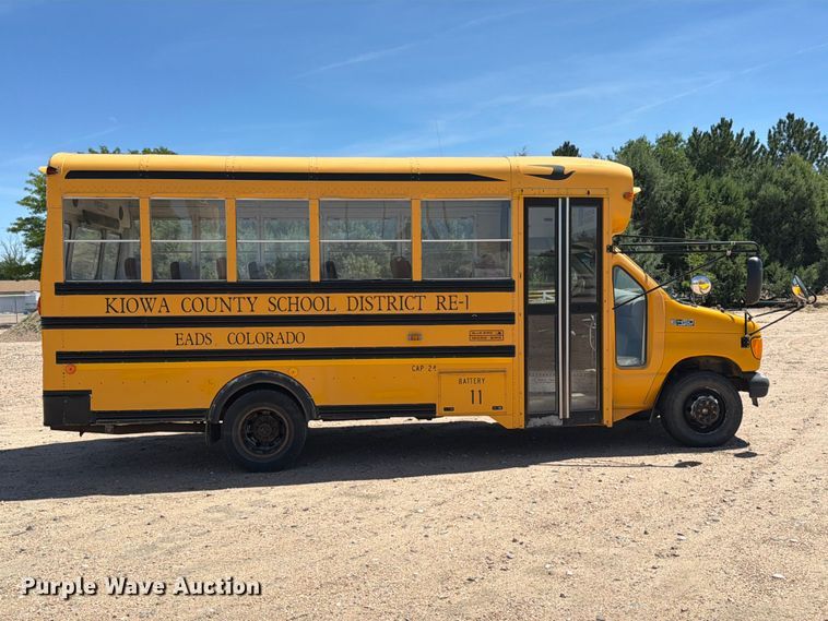 image for item EW1055 2003 Ford E450 school bus