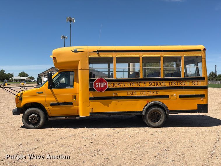 image for item EW1055 2003 Ford E450 school bus