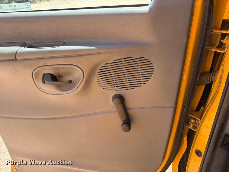 image for item EW1055 2003 Ford E450 school bus