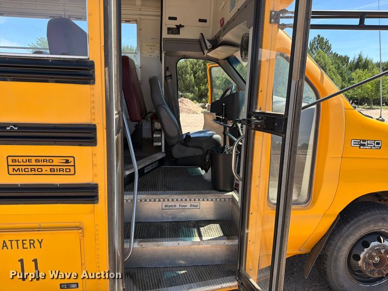 image for item EW1055 2003 Ford E450 school bus
