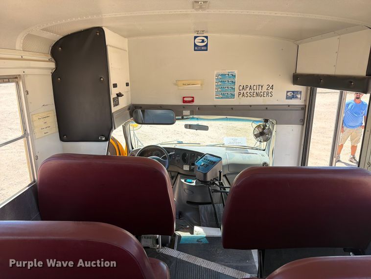 image for item EW1055 2003 Ford E450 school bus