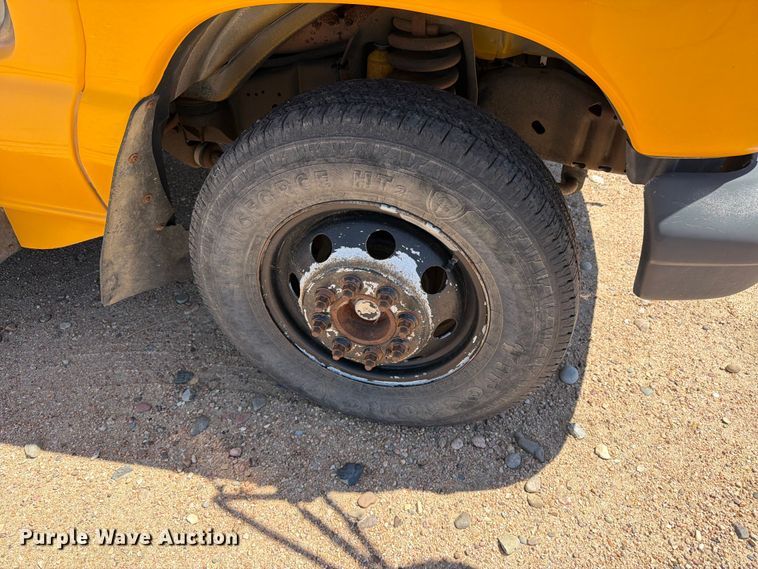 image for item EW1055 2003 Ford E450 school bus