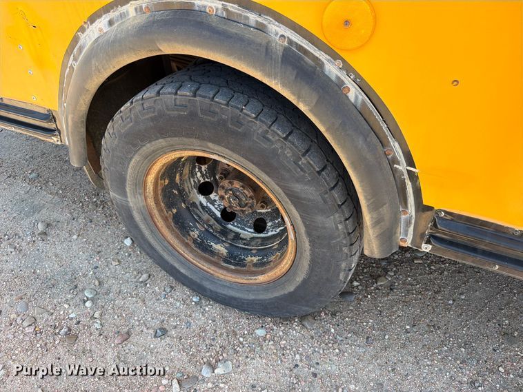 image for item EW1055 2003 Ford E450 school bus