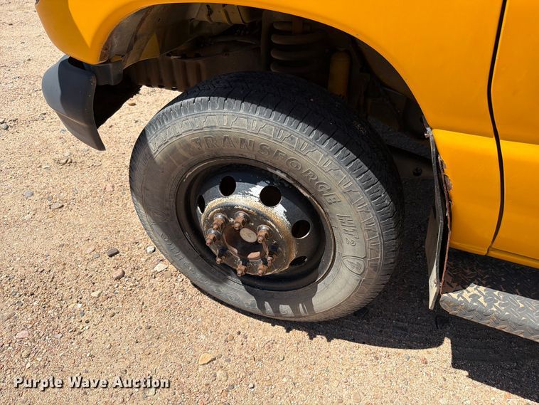 image for item EW1055 2003 Ford E450 school bus