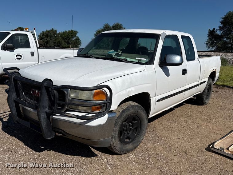 image for item EW4037 2000 GMC Sierra 1500 Ext. Cab pickup truck